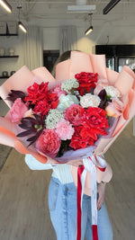 Load image into Gallery viewer, Bouquet "Love and the City"