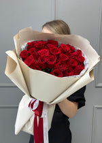 Load image into Gallery viewer, 25 Long Stem Roses