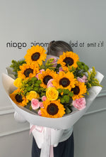 Load image into Gallery viewer, Bouquet ”Sunflowers with love”