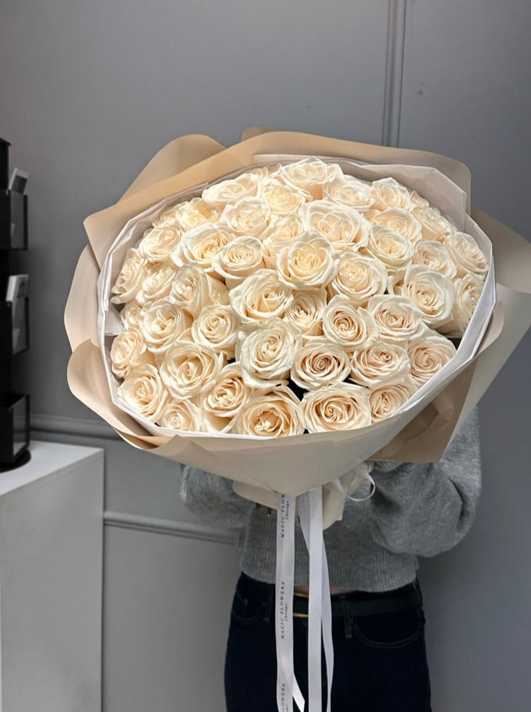Bouquet of White Roses – Magic Flowers Chicago