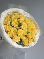 Load image into Gallery viewer, Bouquet of Yellow Roses