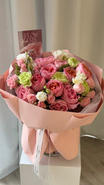 Load image into Gallery viewer, Bouquet “Blush Kiss”