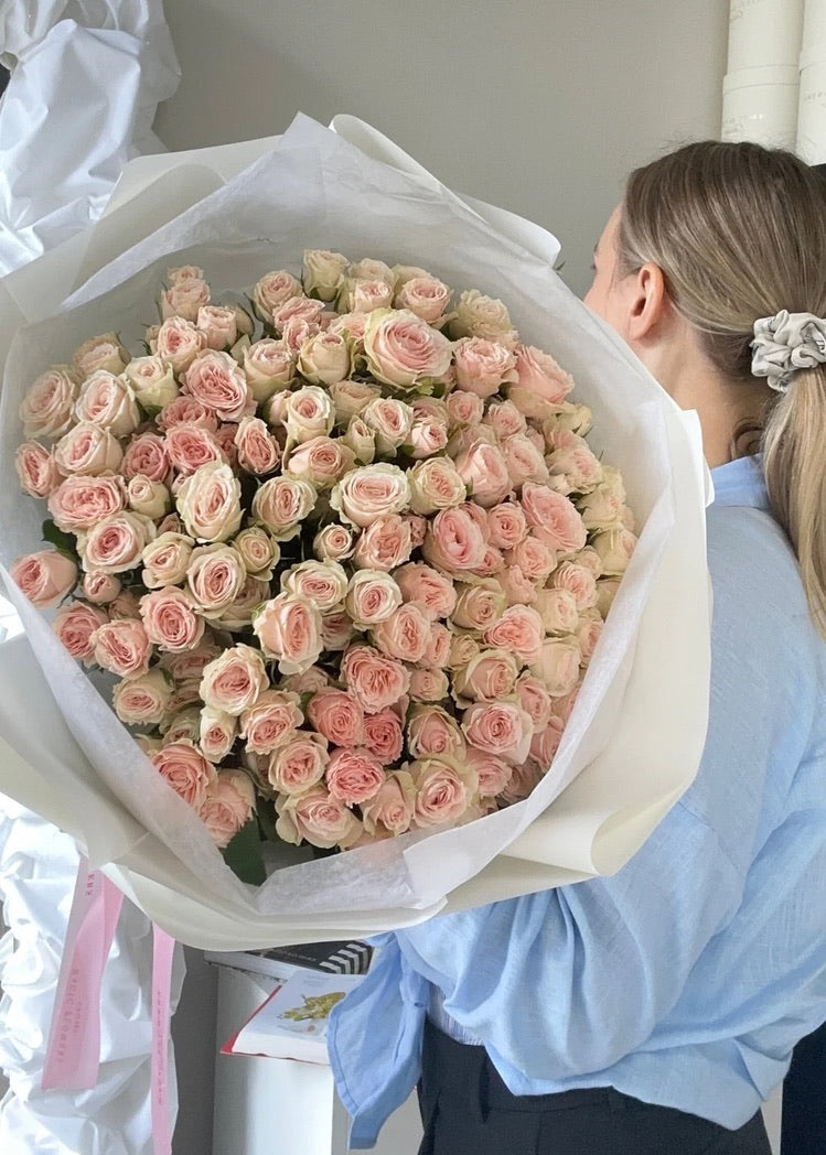 Bouquet of Spray Roses